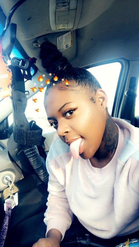 Monicamonro exklusive nacktheit foto
