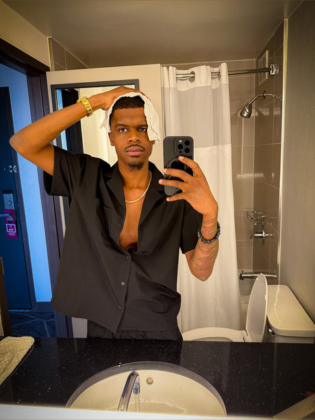 BIGG UNCUT hübsche nacktheit archiv