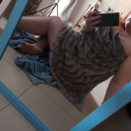 NaughtyBooklover top akt archiv