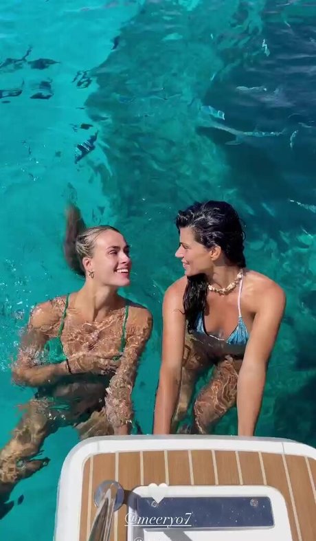 Ariadna Hafez perfekte hübsche archiv