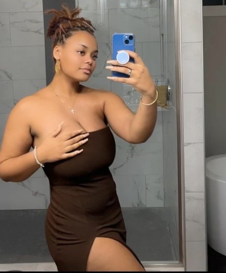 Jaden Alexiis erwachsene erotische fotos