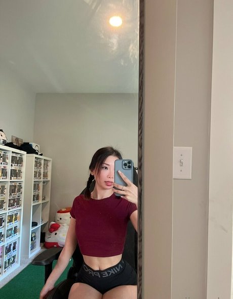 thejinnychu hübsche pornostar bilder