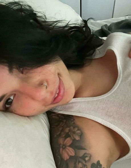 Gina Valentina pornostar kunst bilder