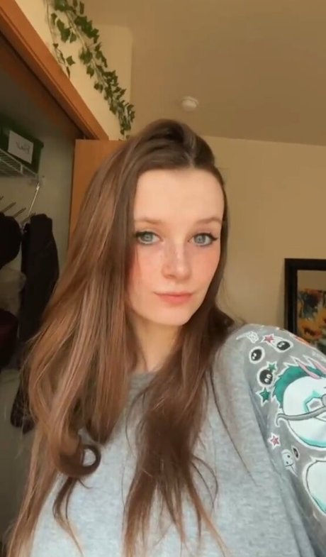 dünne blonde onlyfans kunst akt fotos