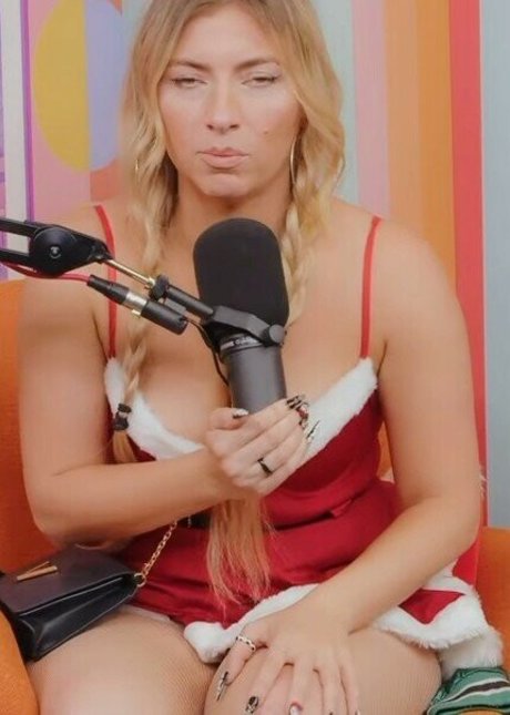 Annie Lederman top sexy fotos
