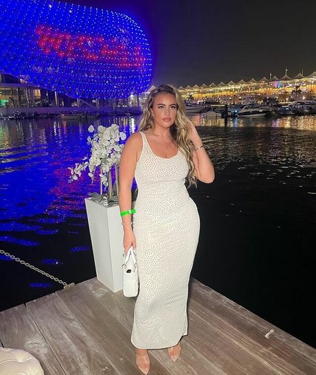 LAURA GOLD nackt freie archiv