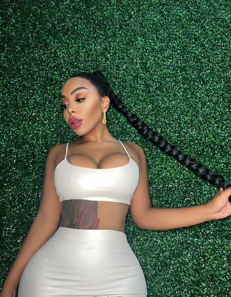 erikayrose pornostar exklusive bild