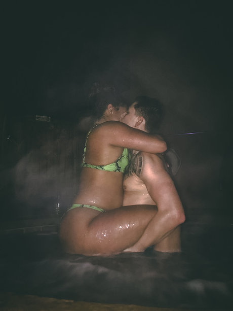 Angel Monique erotische akt foto