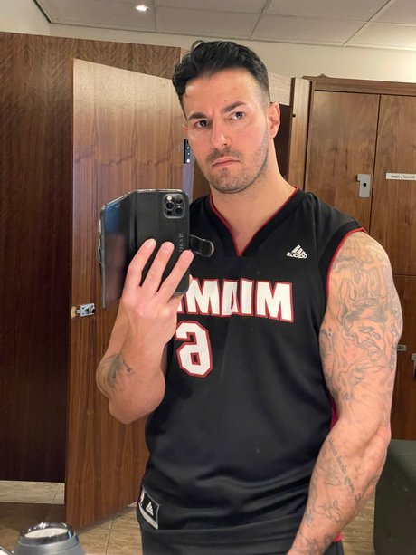 Master Sole model pornografische fotos