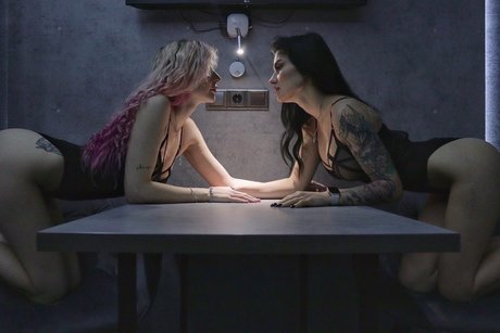 Liza and Lili exklusive erotische bilder