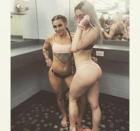 Taylor Flewin exklusive sex bild