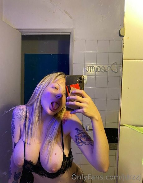 schüchterne onlyfans erwachsene pornographische bilder