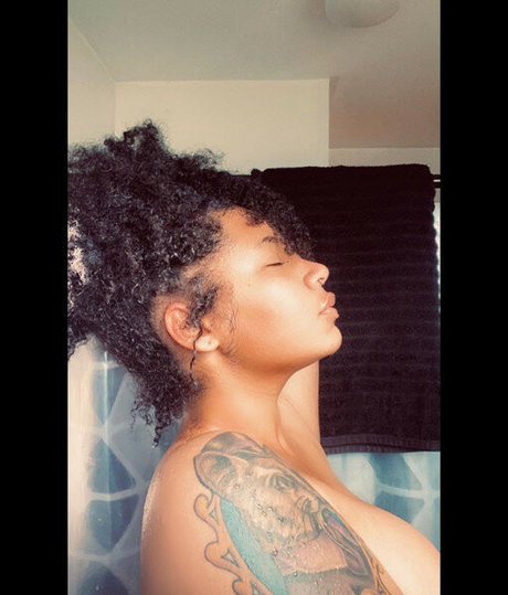 Elusivemulatto sexy nackte galerien