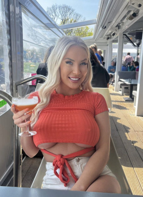 Amber McCall porno hd bild