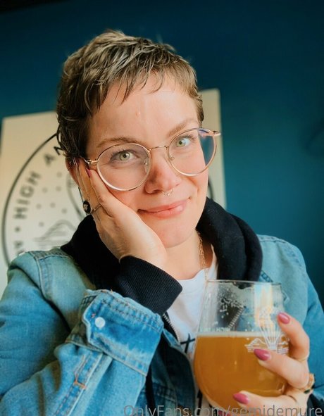 gemidemure freie nackt bild