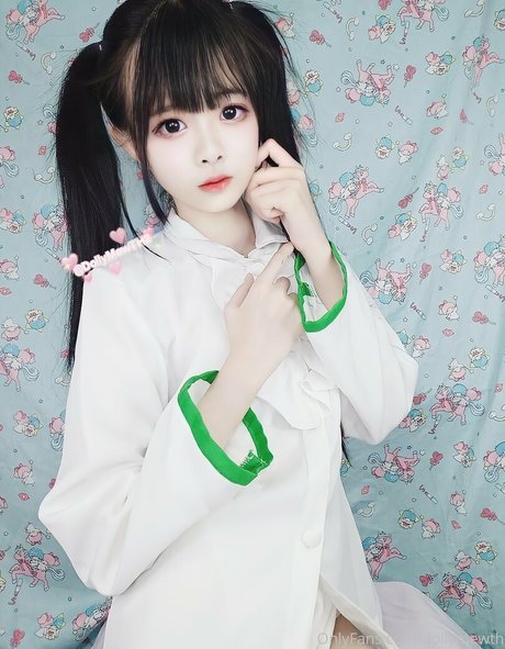 DollyMewTH schauspielerin nackten foto