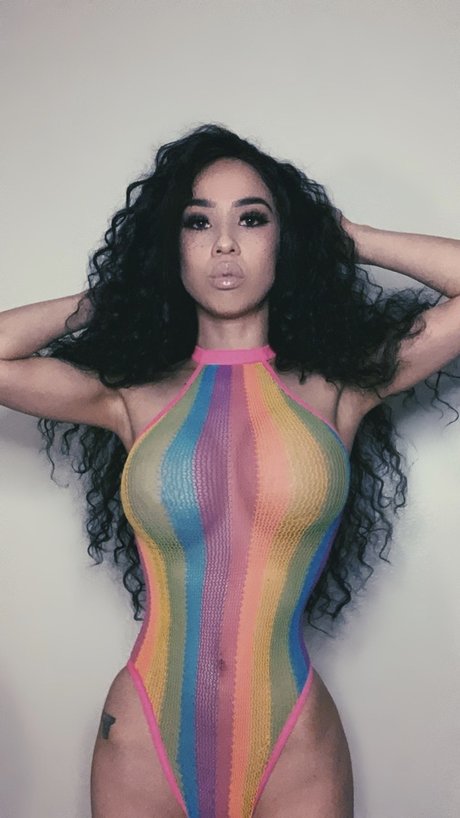 Mila Jade schöne bilder