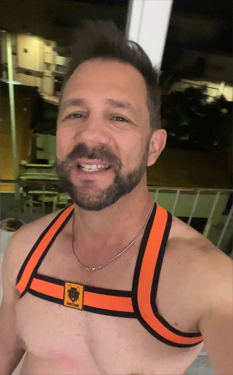 Brunao21cm exklusive nackte foto