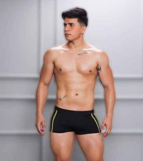JOEL MOREIRA ZAMBRANO erotische sexy foto