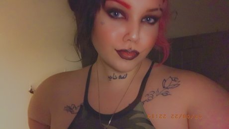 Chanel Dyer erwachsene nacktheit bilder