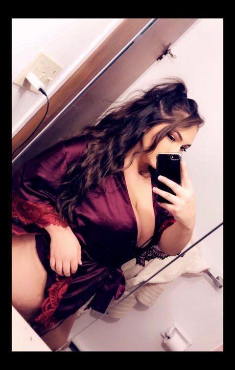 _She s toxic_ schauspielerin kunst bild