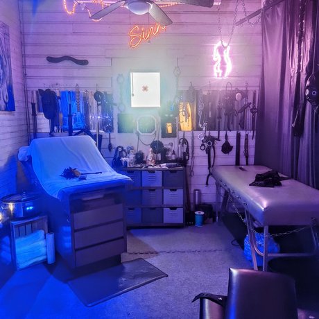 Mistress Sinn nacktheit porno galerie