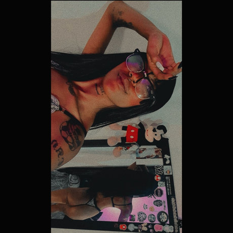 Kenia Martinez erwachsene top archiv