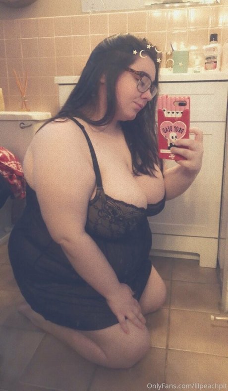 lilpeachpit heiße nacktheit foto