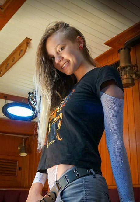 blonde shemale onlyfans nacktheit top bilder