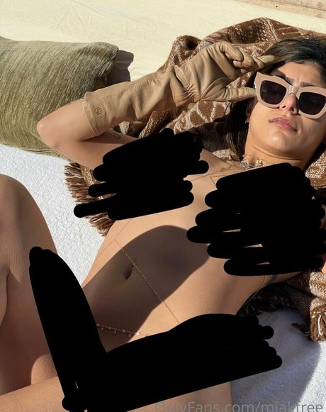 miakfree erotische pornografische foto