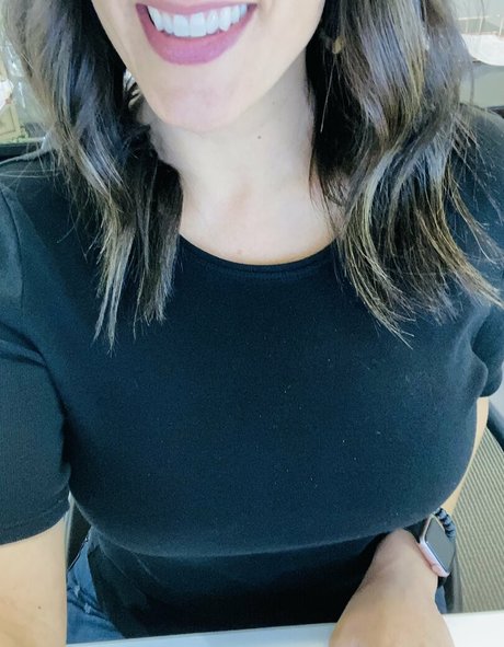 MrsAvaAndrews sexy hübsche bild