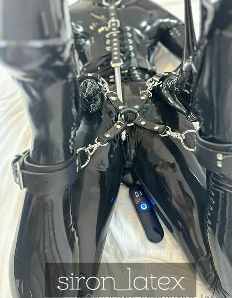 siron latex hübsche nackt bilder