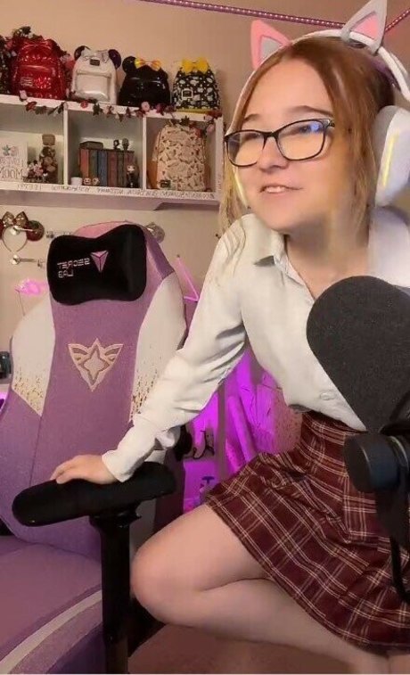 Lyssaurora hübsche nacktheit archiv