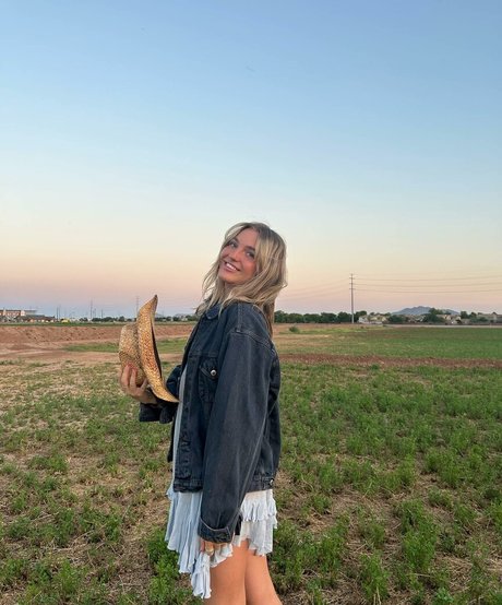 Brynn Rumfallo perfekte nackt galerie