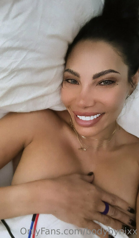 bodybynixx pornostar schöne bild