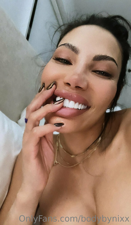 bodybynixx nacktheit kunst foto