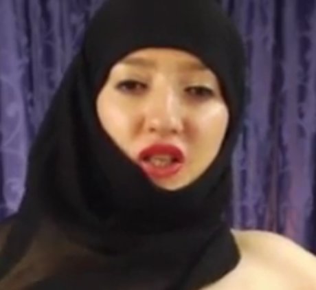 Muna model nackte galerien