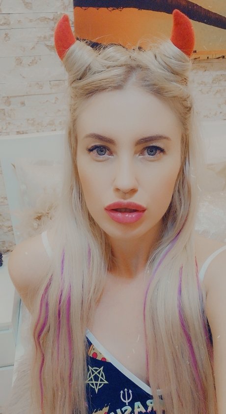 _EroticTanya cuckoldress kunst nackt fotos