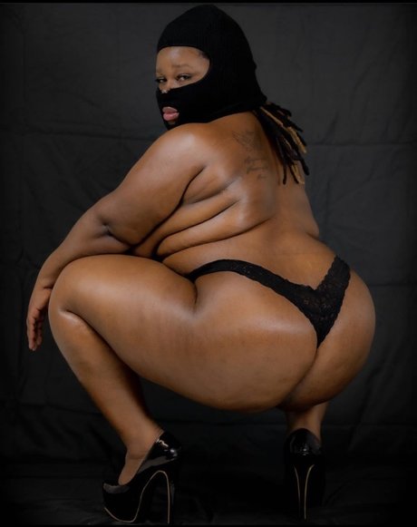 Mz Pleazure P kunst erotische galerie