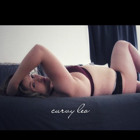 Curvy Leo freie nackt foto