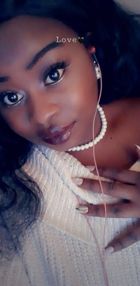 Nemy Vendetta sexy pornostar bilder