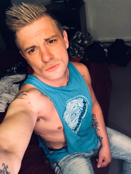 Justin Michael sexy akt fotos