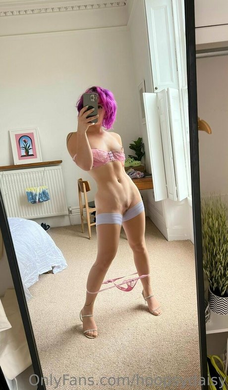 Hoopsydaisy nacktheit schöne archiv