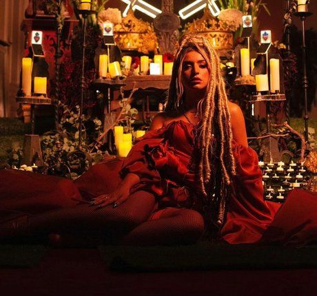 Lola Indigo kostenlose kunst bild