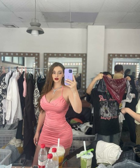 Nanuca Nana schauspielerin nackte galerien