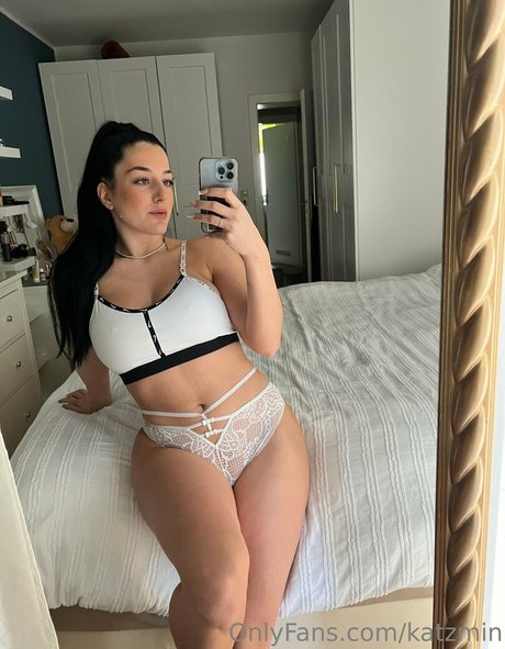 katzmin nacktheit sex bild