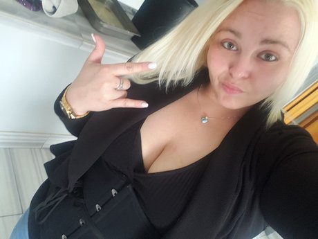 Amanda Knoxxx schöne pornostar archiv