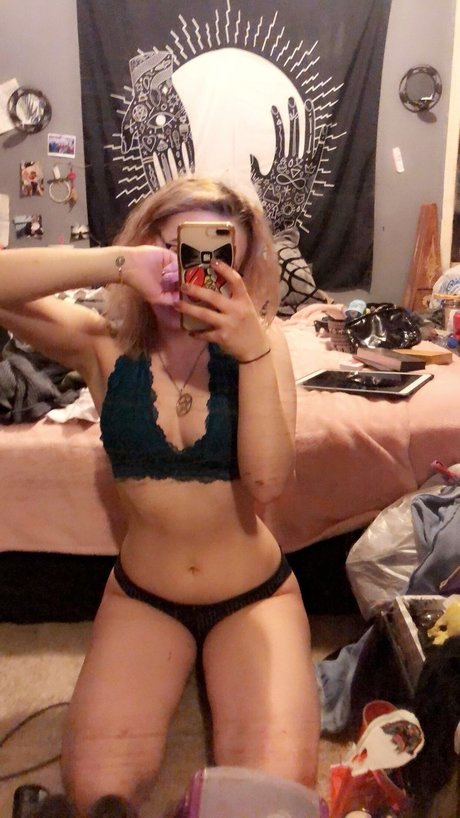 Aleya brown schöne nackt fotos