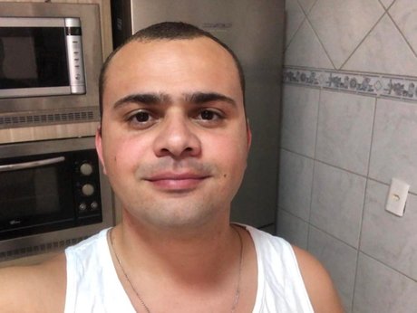 Almost Bear hd porno foto