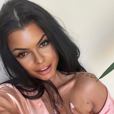 Saraj_ nackt schöne bilder